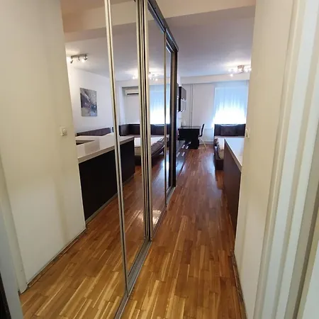 Iris Slavija Apartmán *